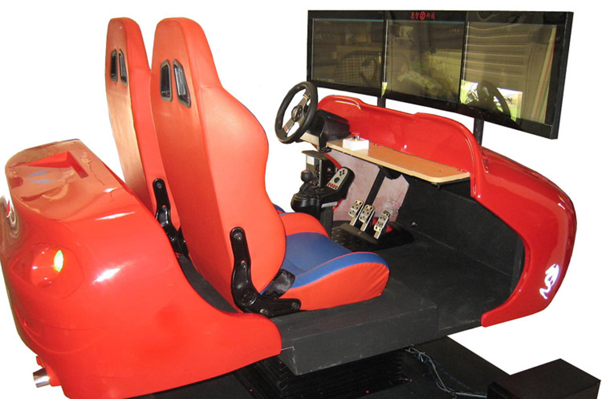 飓风动感赛车模拟器交通安全.jpg