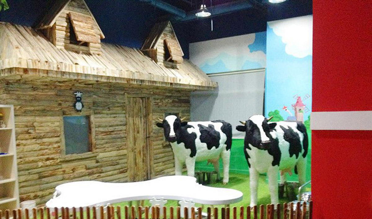 飓风儿童体验馆专用仿真奶牛